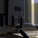 jak zamontować nóżki do telewizora sony bravia